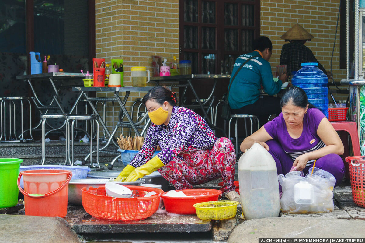 Так во Вьетнаме моют посуду.