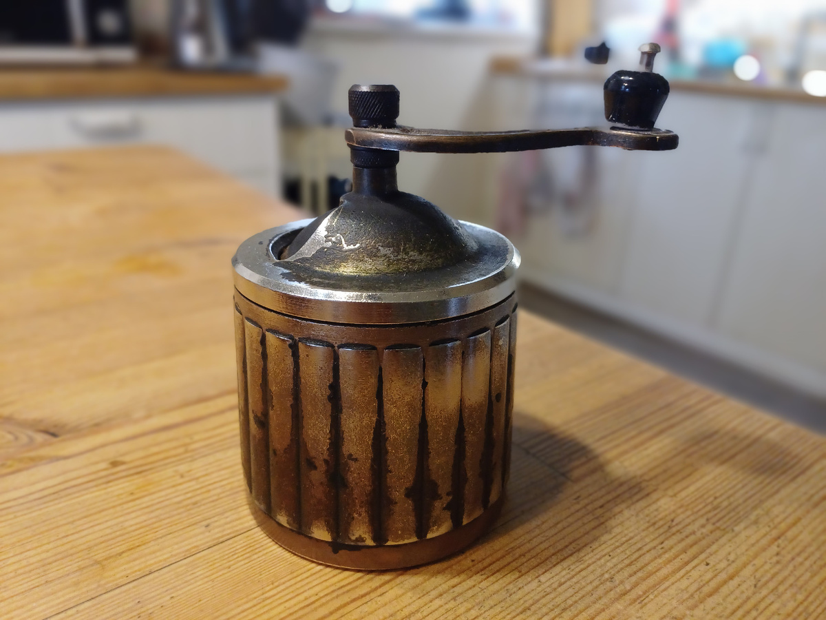 Это моя любимая кофемолка ручная производство СССР 80-е годы. фото автора