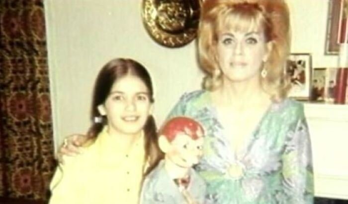 Джиа с матерью Кэтлин Каранджи