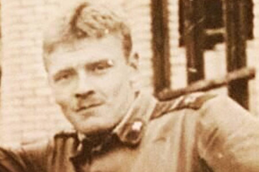 Дмитрий Песков в молодости. Фото: РБК