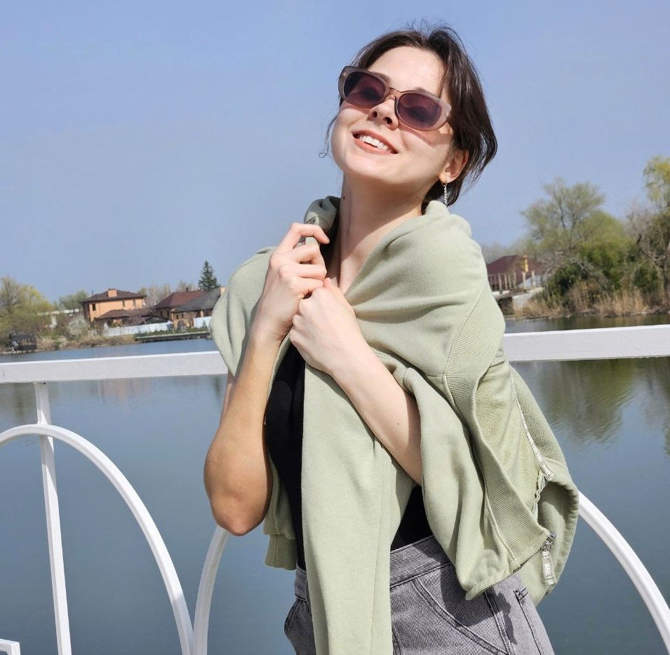 Гуляем по набережной сразу после переезда