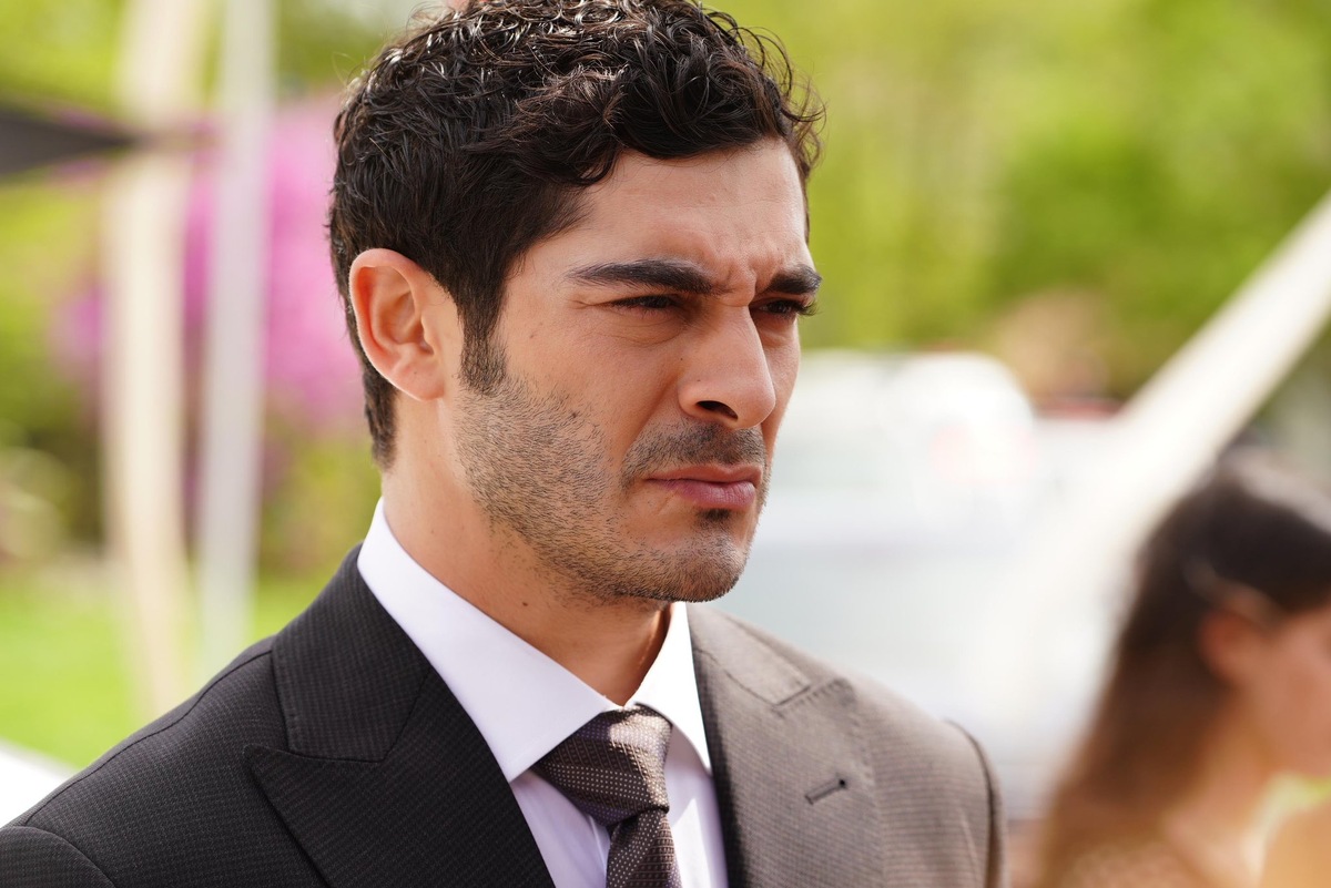 кадр из сериала «Ночная сказка»