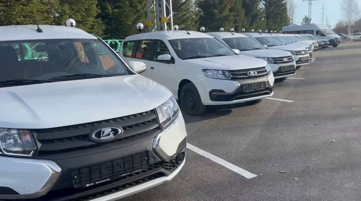    «Северавтодор» пополнил автопарк в Сургуте: встретили 11 «Лад» и «ГАЗель»
