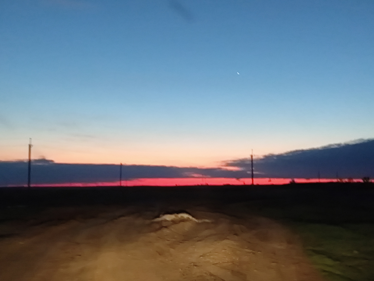 Время 6-20, светает... Но еще звезды видны..