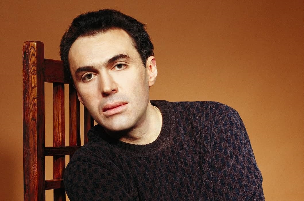 Карен Кавалерян. Автор текста песни.