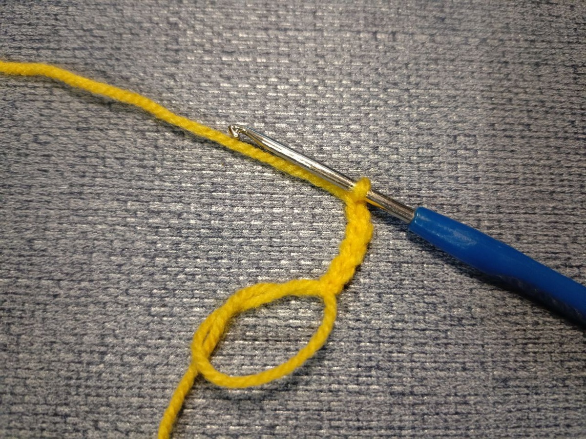 Петля амигуруми. 5 воздушных петель.