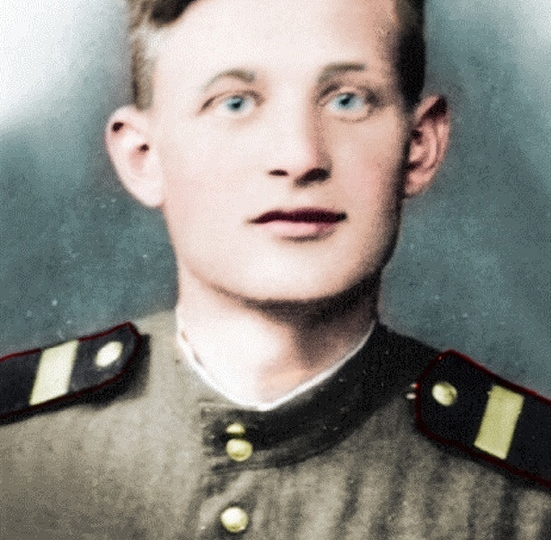 «Я с немцем близко столкнулся и лопатой его три раза стукнул по плечу». История 19-летнего Героя Советского Союза Владимира Ткачева