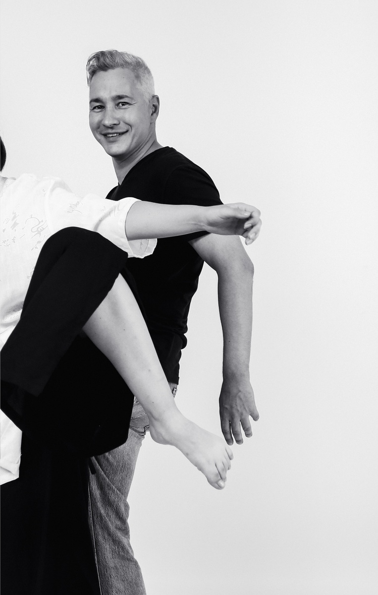 В исследовании с участием женщин в возрасте от 24 до 31 года были применены Тест-опросник общей самооценки Г.Н. Казанцевой, 16-факторный опросник Р. Кеттелла, а также ряд других психодиагностических методик. Результаты показали, что совместные игры и беседы с отцом в детстве оказывают более сильное влияние на формирование самооценки дочери... Об этом подробнее в статье, ссылку на которую я разместил над фото. И спасибо Вам за то, что читаете материал "День отца в России: Что нужно знать".