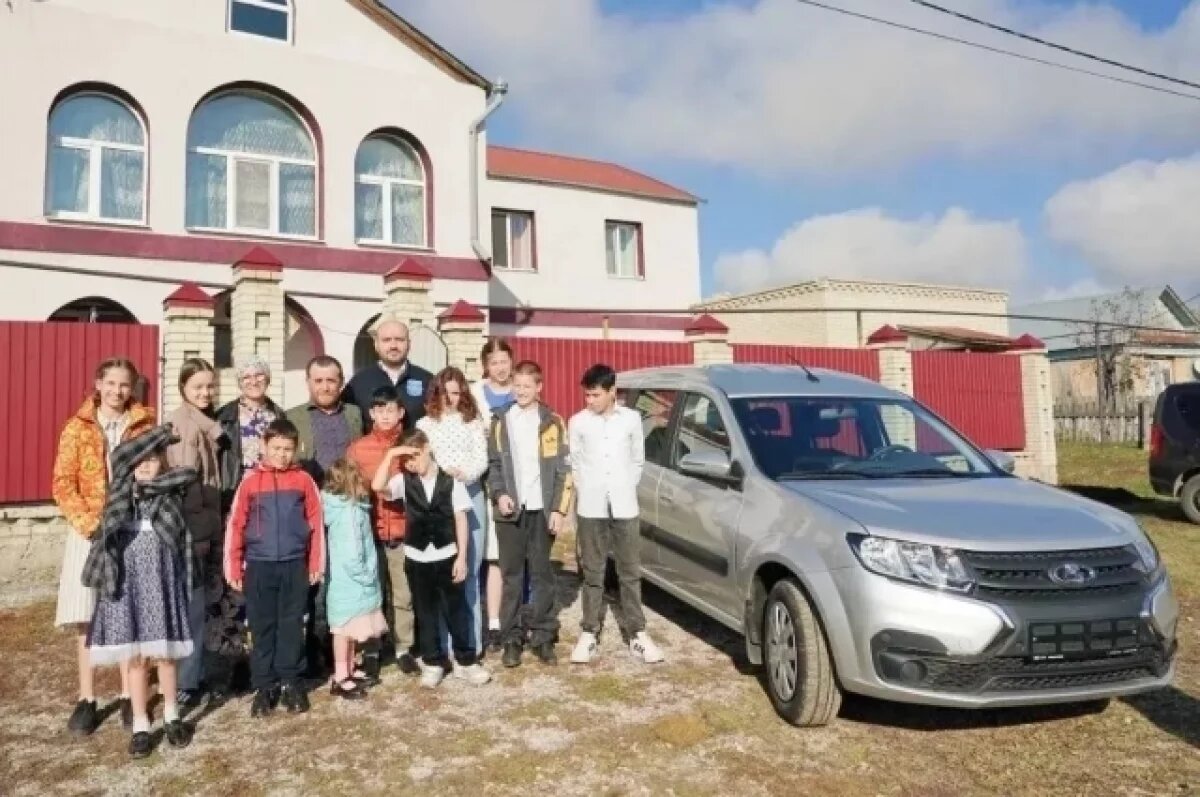    Губернатор Вячеслав Федорищев посетил приемные семьи в Кошкинском районе