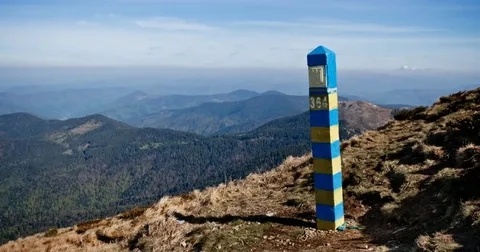 Это граница. Так, абстрактная. Из интернета картинка.