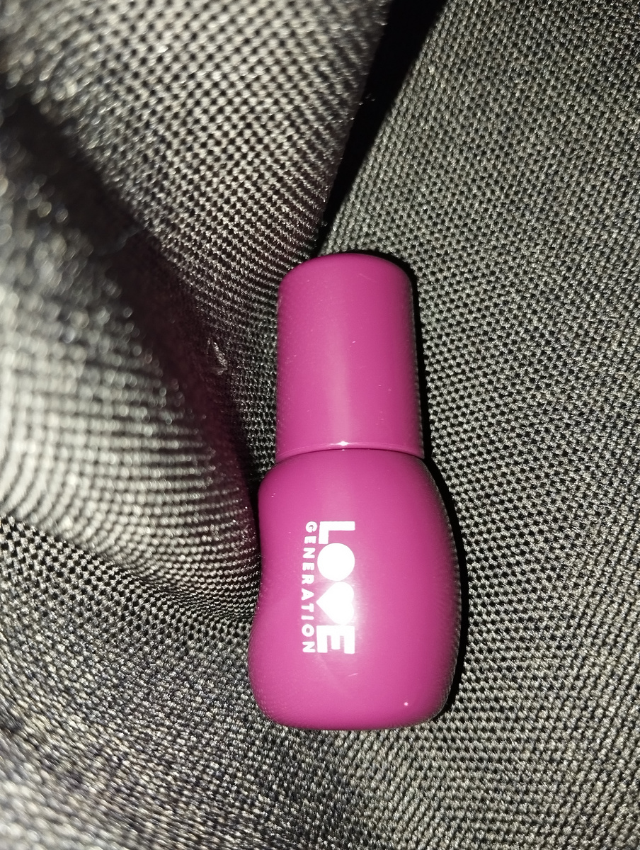 Тинт для губ LOVE GENERATION kikimora стоимостью 250 рублей. 