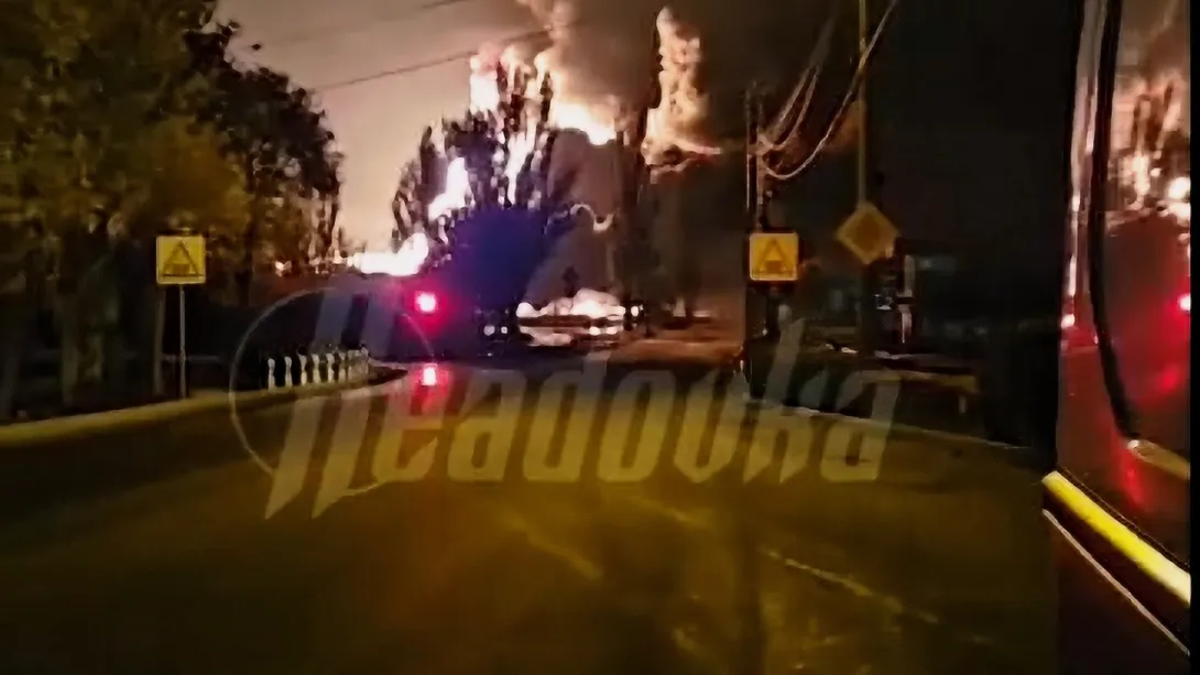 Взрыв на заводе в Стерлитамаке был виден издалека
Фото:
скриншот видео Readovka