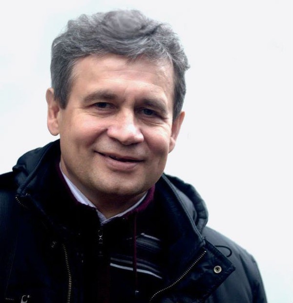 Сергей Романов - автор текста песни.