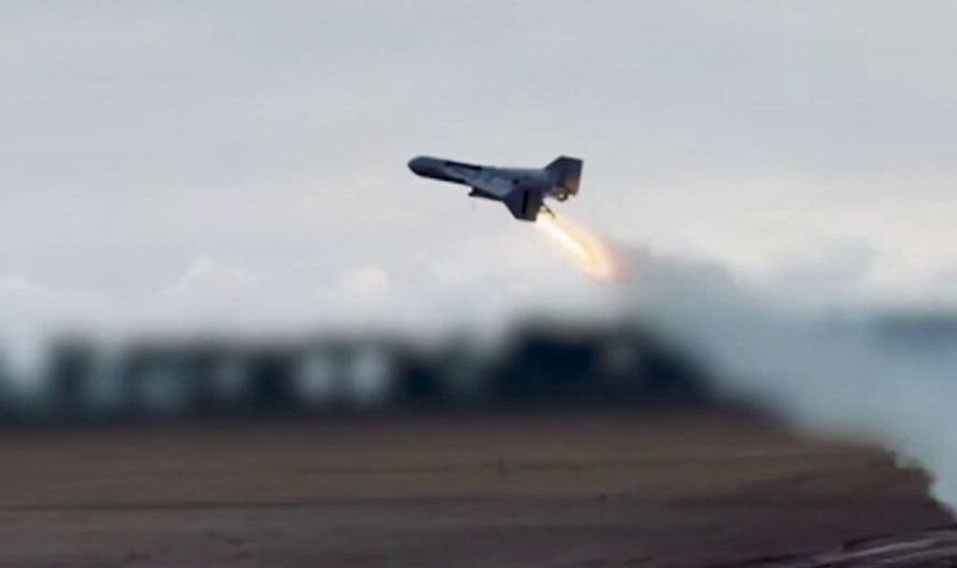 Старт беспилотника Artemis ALM-20 с использованием реактивного ускорителя