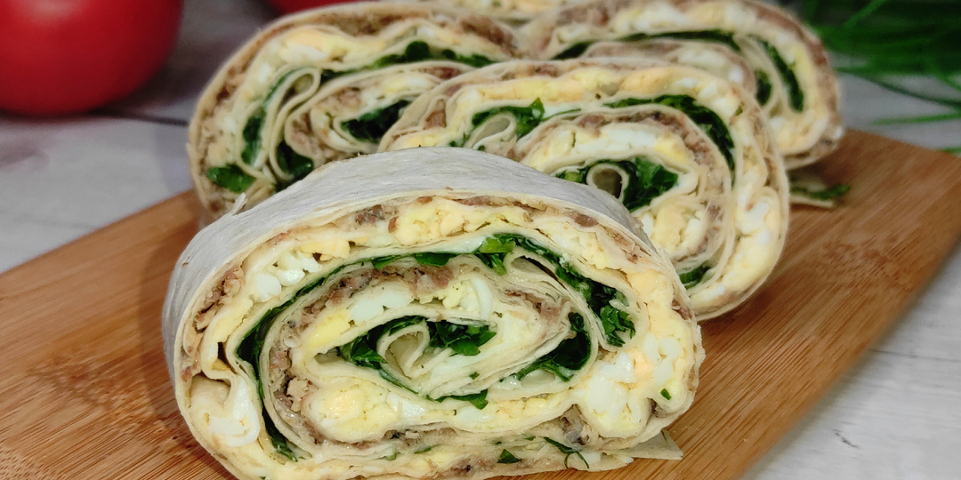 Обалденная ЗАКУСКА на праздничный стол. РУЛЕТ из лаваша с САЙРОЙ, ЯЙЦОМ и петрушкой.