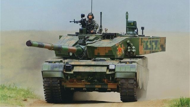 Китайский танк четвертого поколения Type 100 способен поражать цели за пределами прямой видимости. Фото: НОАК
