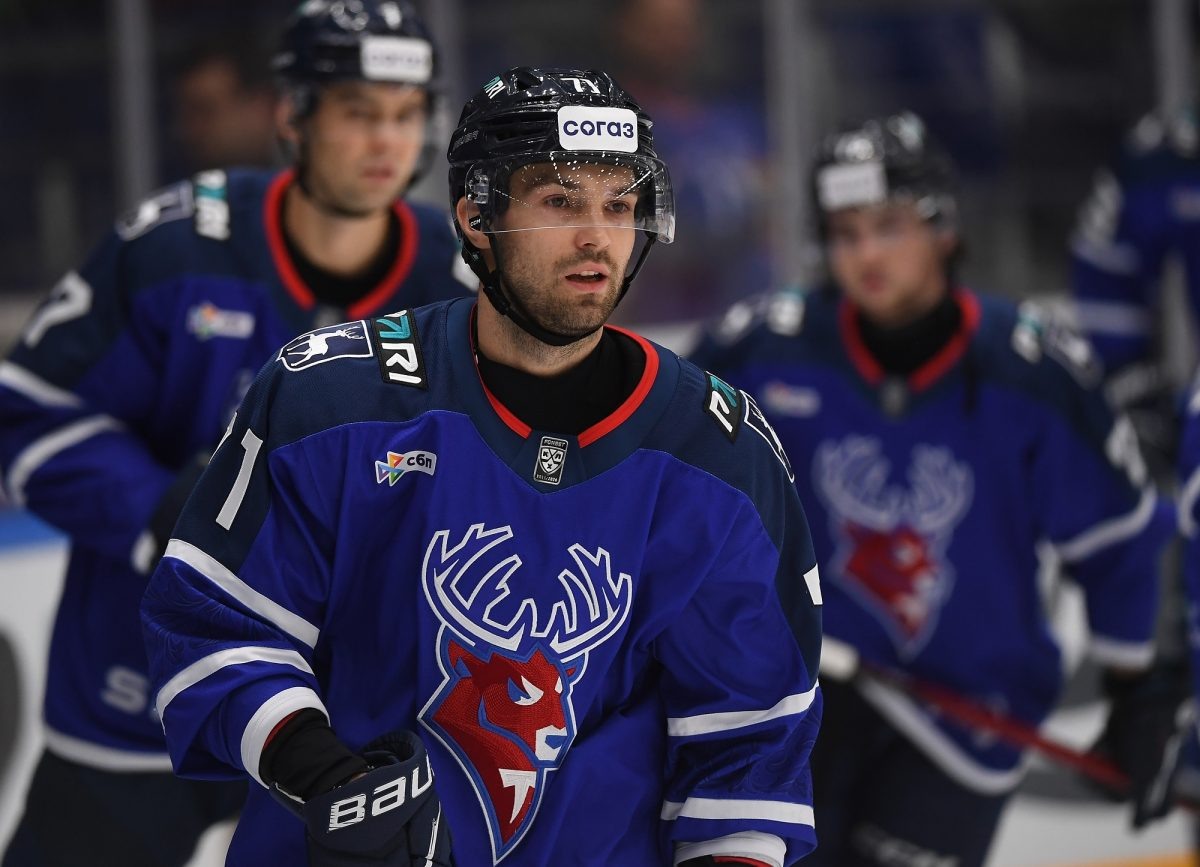    Взятие ворот «Торпедо» состоялось после того, как Никита Рожков отдал шайбу Николаю Коваленко в своей зоне