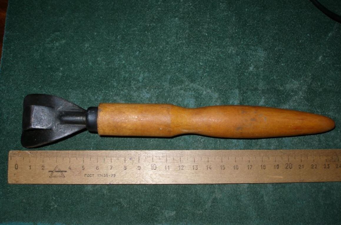 Советский сковородник (он же чапельник). Источник: ЯндексКартинки.