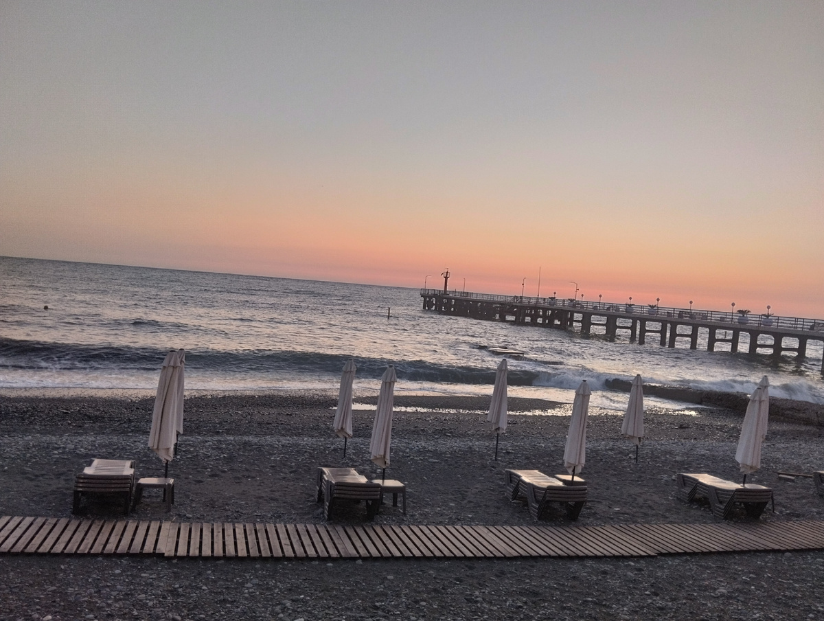 Адлер в октябре, фото автора для обложки