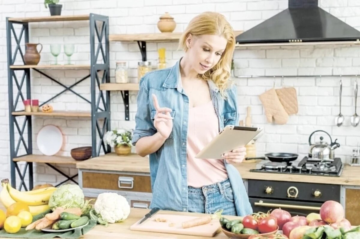    Что в рот полезло.