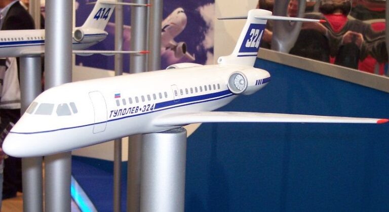 Модель Ту-324