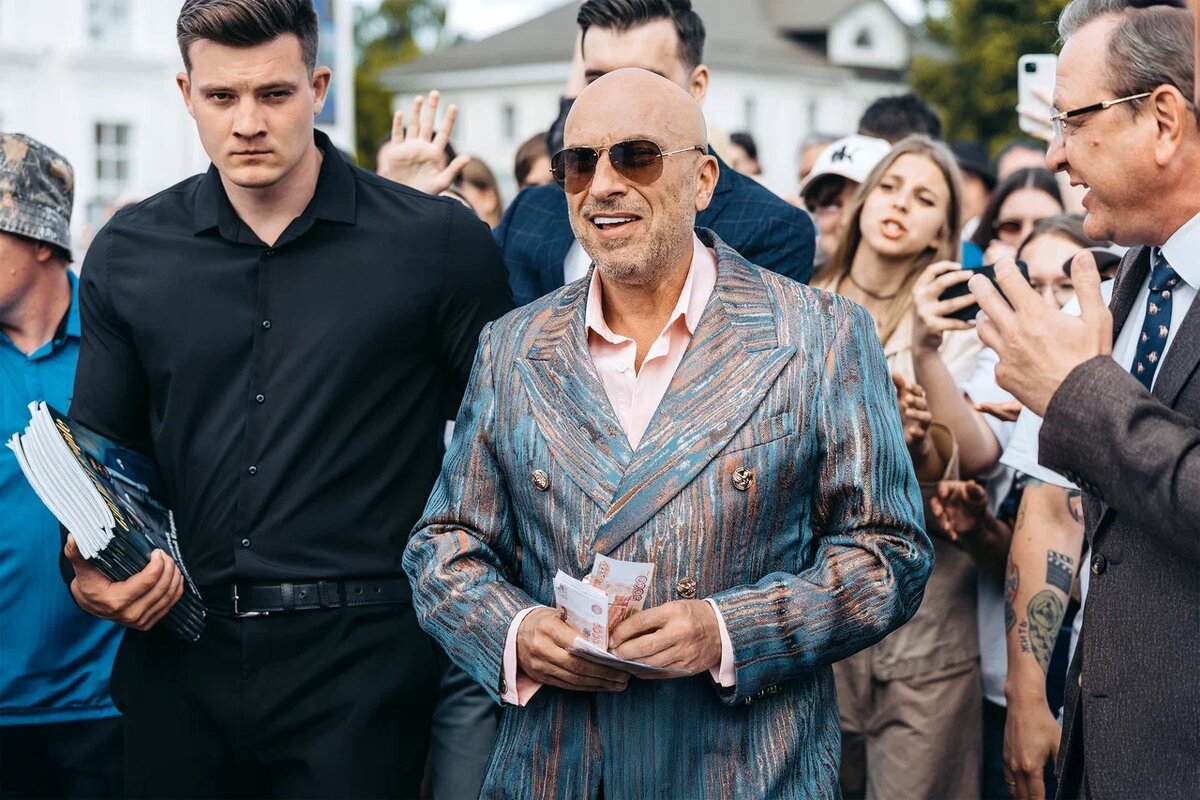 Кадр сериала  «Санкционер»