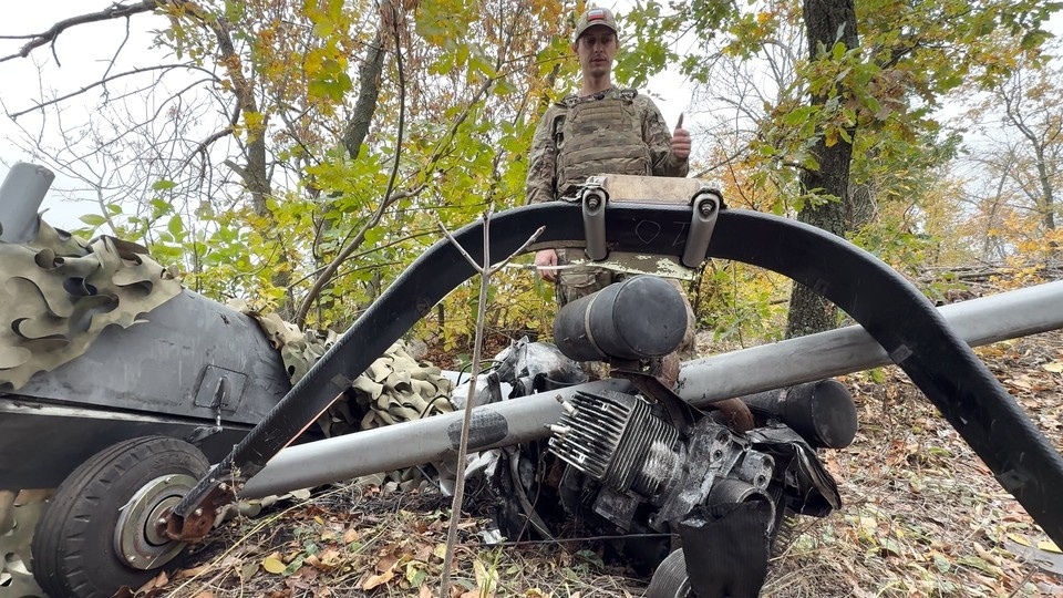 Сбитый вражеский беспилотник PD-2 способен пролететь свыше 1000 километров. Можно представить, каких бед он наделал бы, долети до мирных городов в глубине нашей страны. Фото: Александр КОЦ