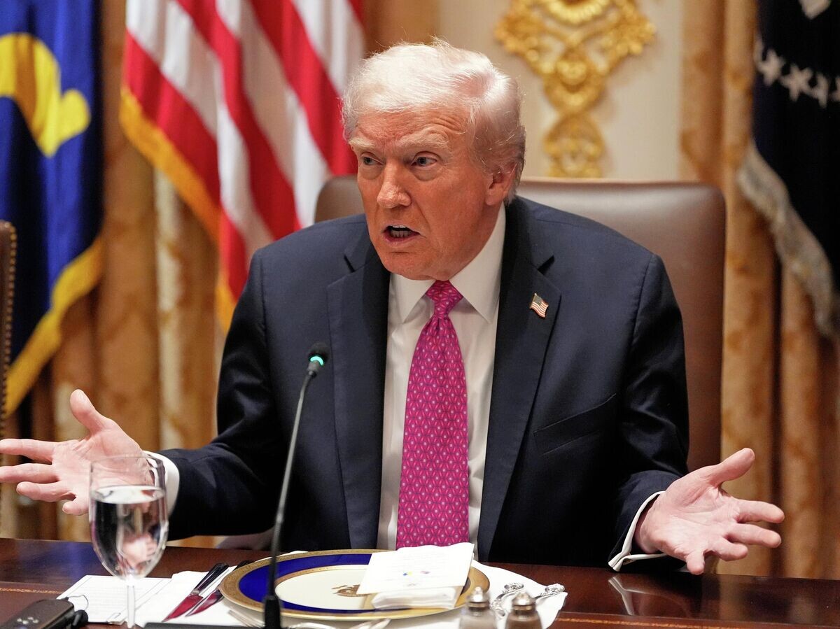    Президент США Дональд Трамп во время встречи с Владимиром Зеленским© AP Photo / Alex Brandon