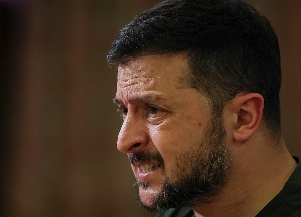    Зеленский дерзко ответил журналисту на комментарий о костюме. REUTERS