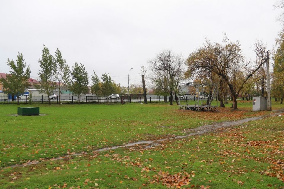    Парк ВРЗ. Октябрь 2025 года. Источник: Виталий Барабаш/"Толк"