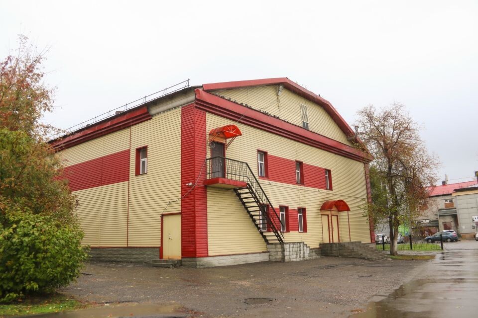    Здание ДК "Октябрьский". Источник: Виталий Барабаш/"Толк"