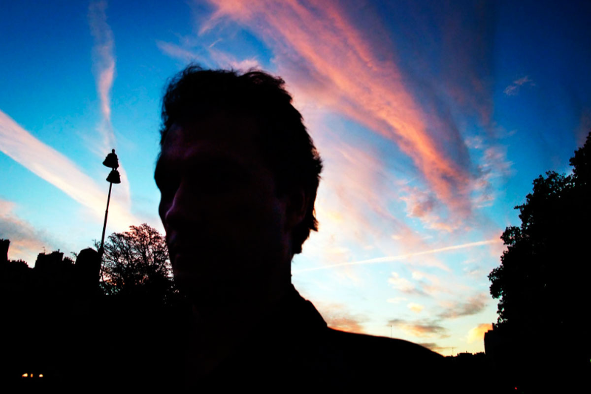 Нарцисс искренне верит, что предлагает вам доступ в привилегированную вселенную, похожую на магическое королевство