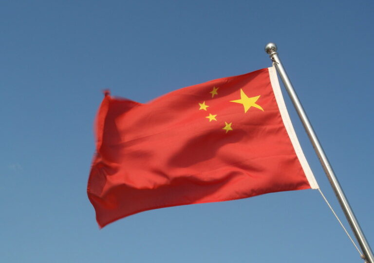 Тут такие вопросы быстро решаются. Китай не сюсюкается с преступниками, кто бы они ни были