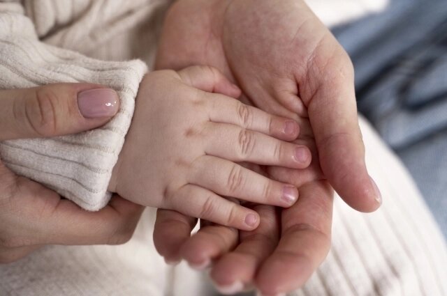    Многое зависит от того, как к ребёнку относились в детстве. Фото: ru.freepik.com