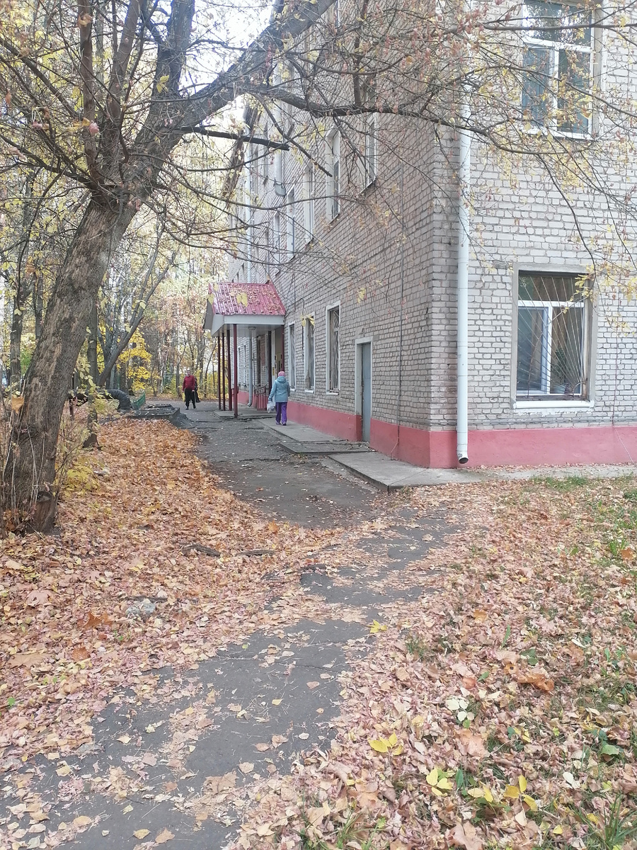 Туберкулёзный диспансер. Без лифта, естественно.