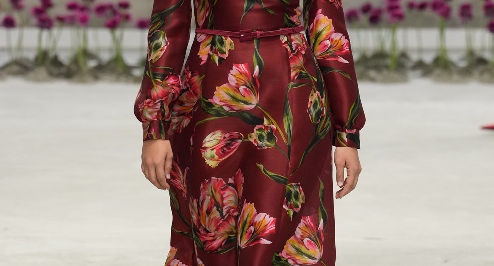 КАКИЕ ПЛАТЬЯ В МОДЕ ЭТОЙ ОСЕНЬЮ