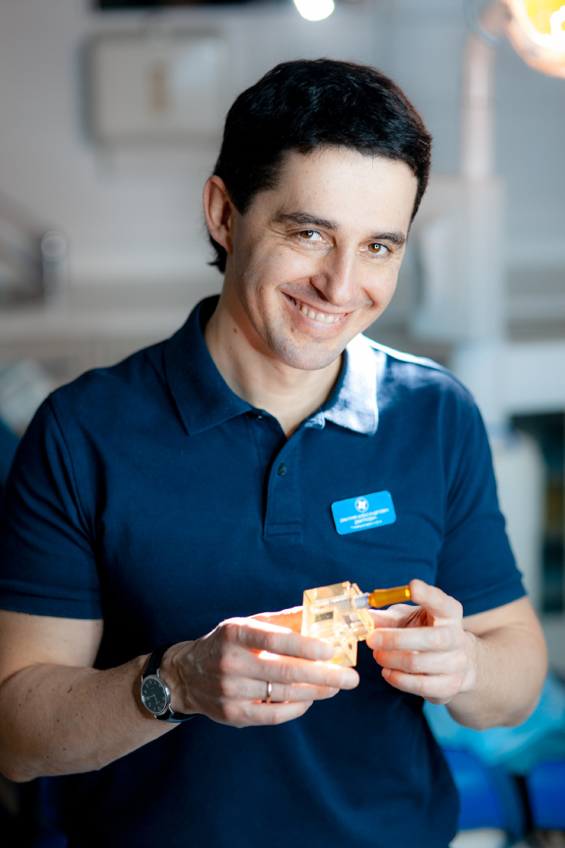 Фотография взята с сайта стоматологии Дмитрович Фэмили https://www.dmitrovich.ru/