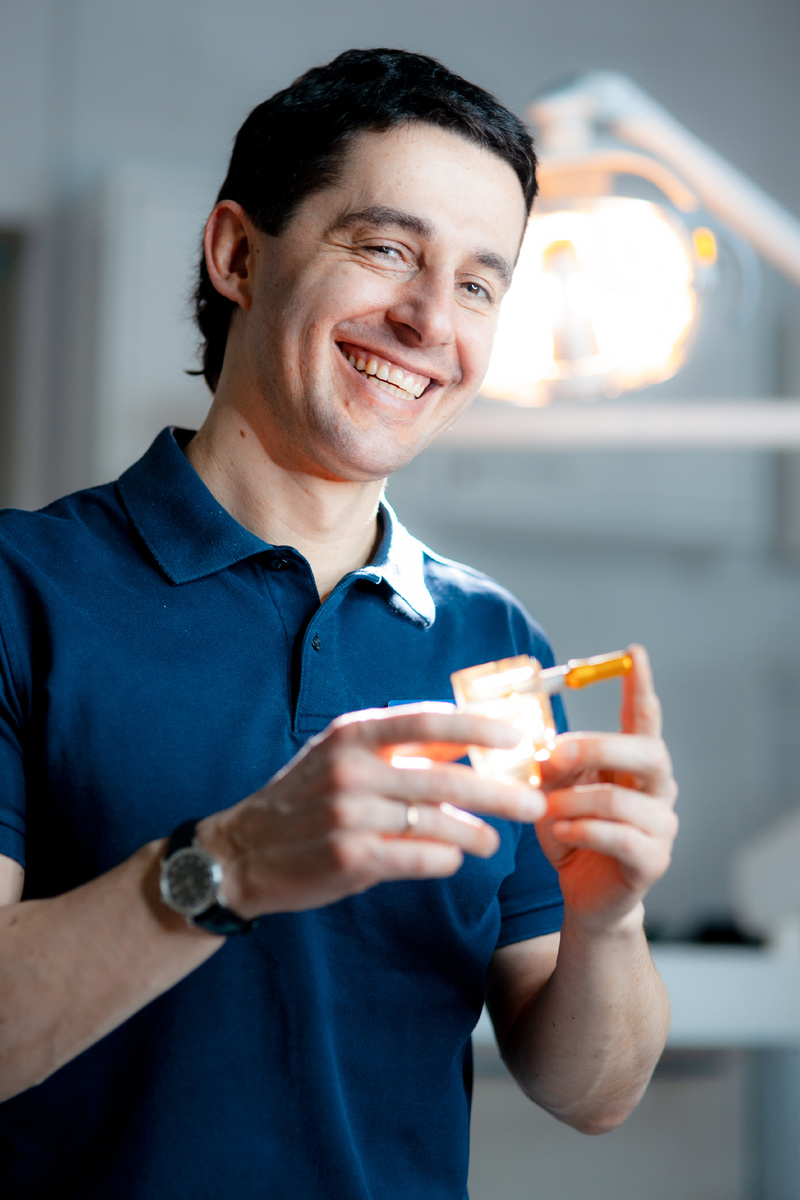 Фотография взята с сайта стоматологии Дмитрович Фэмили https://www.dmitrovich.ru/