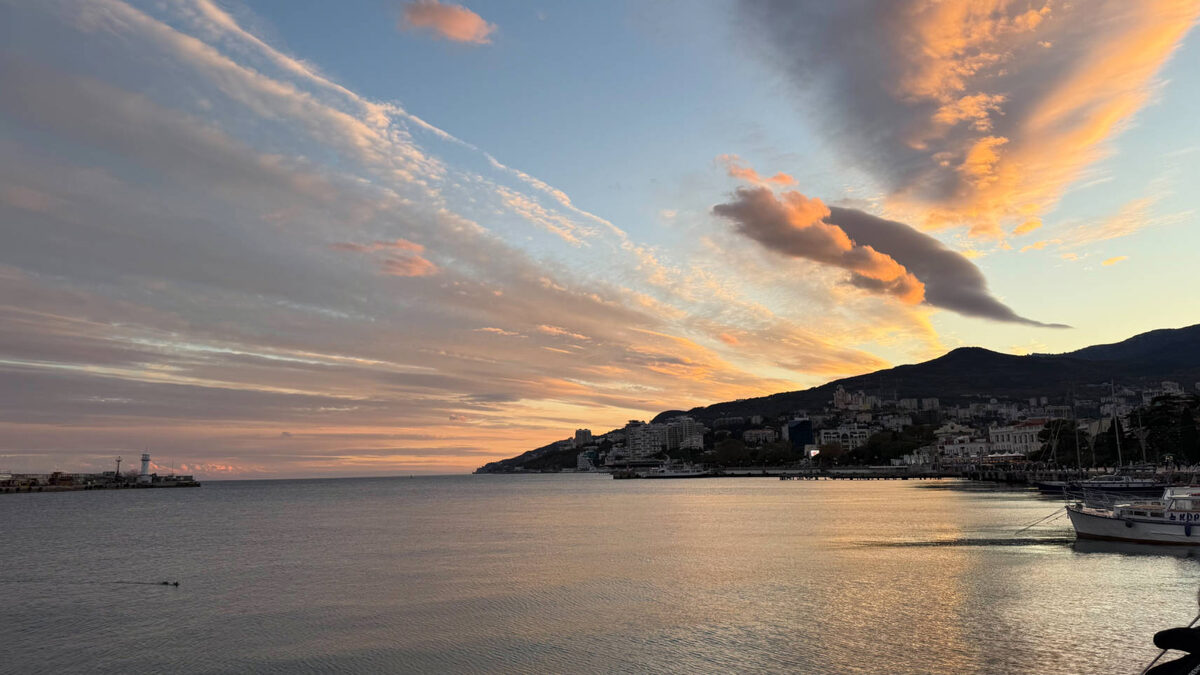 Ялта проводила нас вот таким шикарным закатом