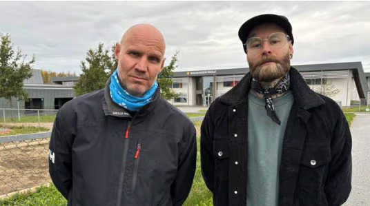 Их дети ходят в эту школу. Foto: Siw Mariann Strømbeck / NRK