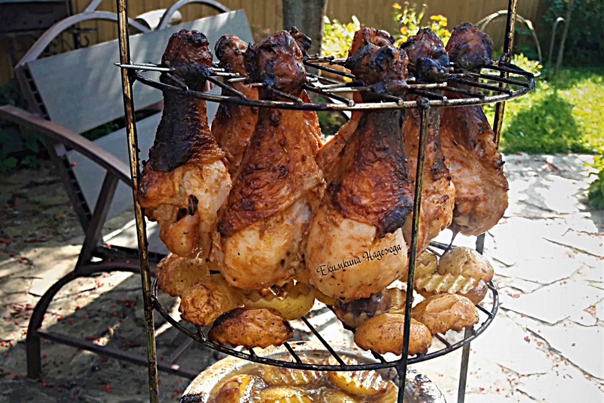    Ножки куриные с картошкой