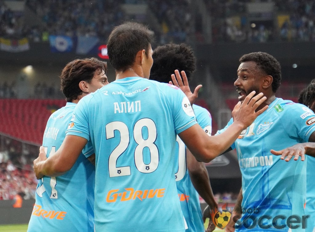    Лимит. Взгляд со стороны «Зенита»Алексей Андрианов