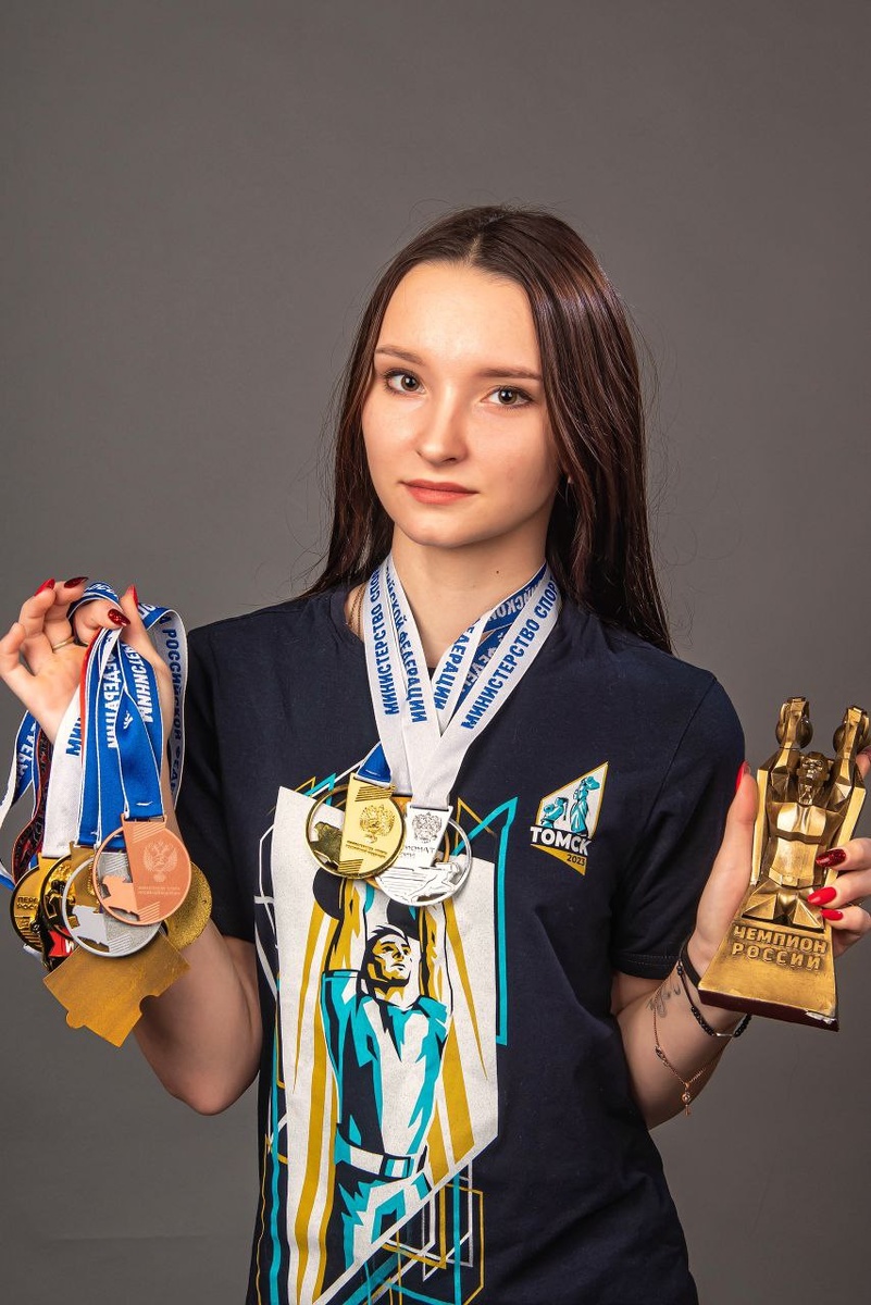 Анна Попова 