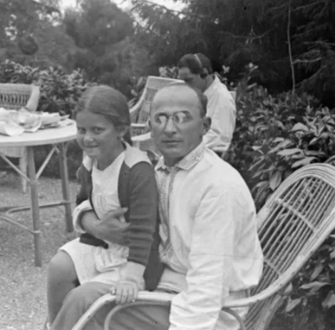 Лаврентий Берия с дочерью Сталина Светланой, сентябрь 1931 года