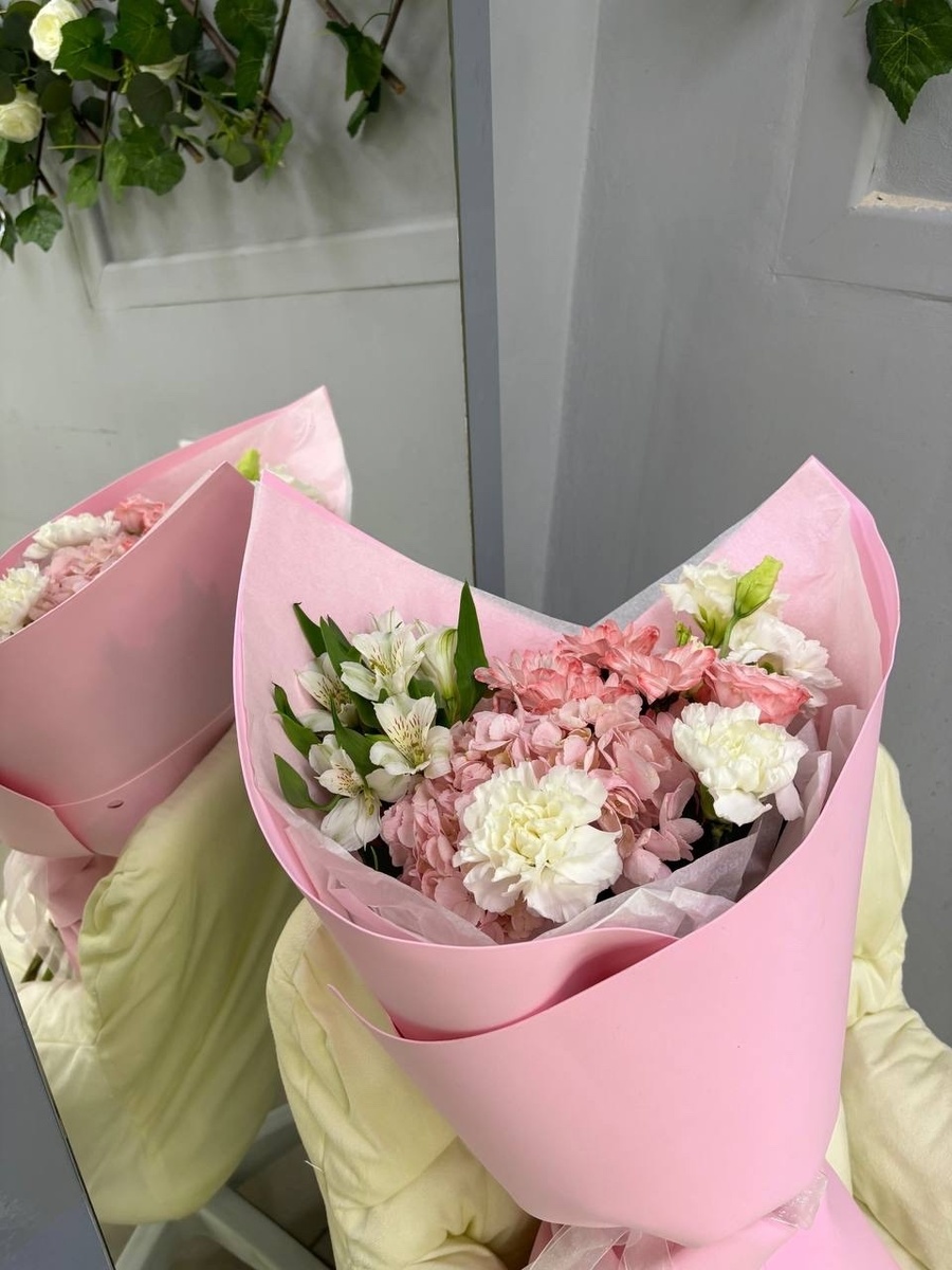 Букет цветов из цветочной мастерской "Лунария"