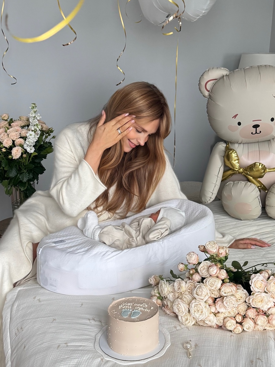    Елена Дудина выписалась с сыном из роддомаСоцсети Елены Дудиной