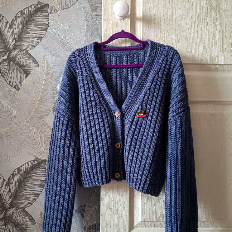 Кроп-кардиган крючком спустя год носки. 