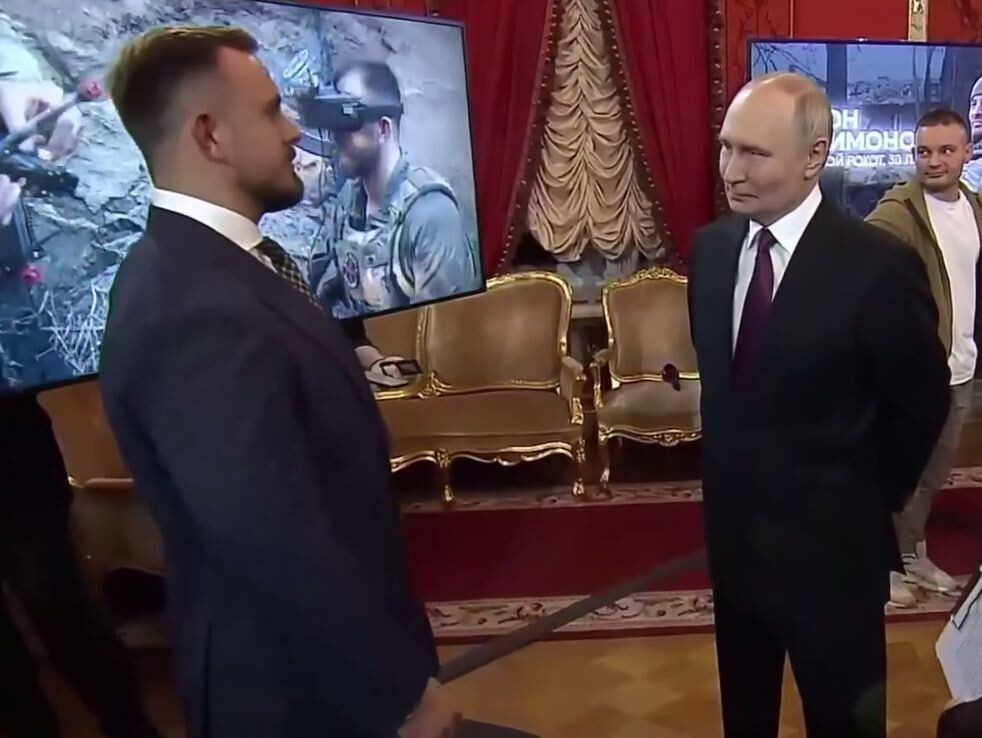    Владимир Путин и Гавриил Дорошин / Источник: Кадр из видео