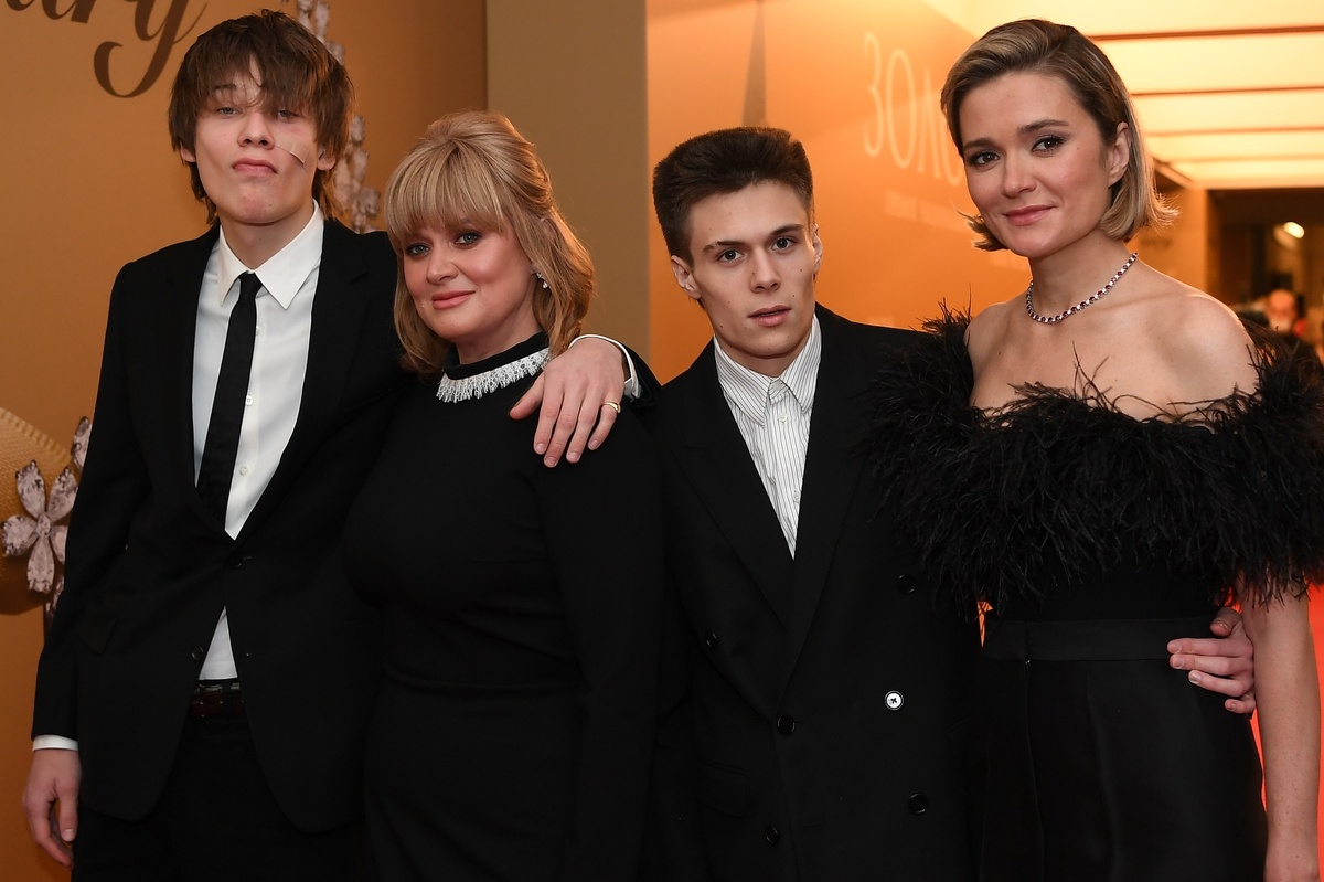     Пётр Кончаловский, Анна Михалкова, Андрей Баков и Надежда Михалкова / РИА Новости / Екатерина Чеснокова