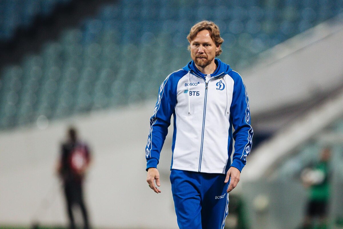 Валерий Карпин